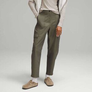 Lululemon Women's Light Utilitech Cargo Pocket High-Rise Pant - Army Green